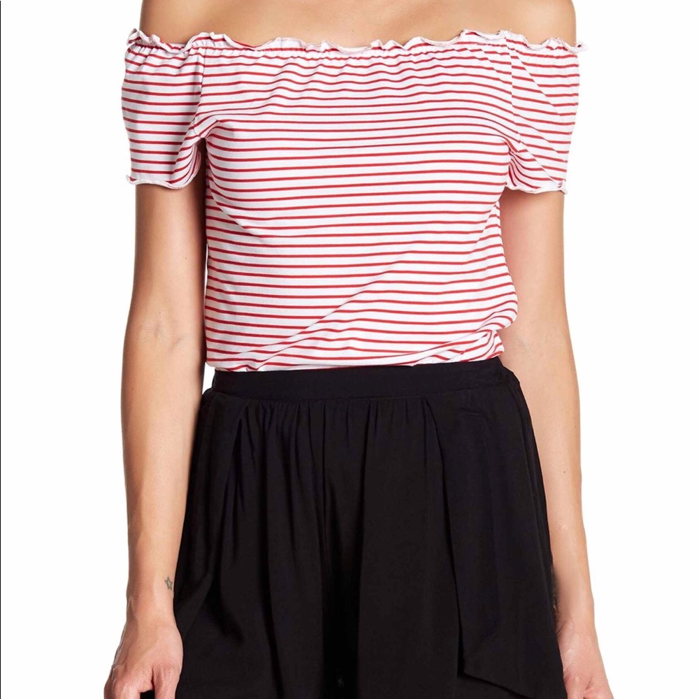 Ladies off the shoulder top size small